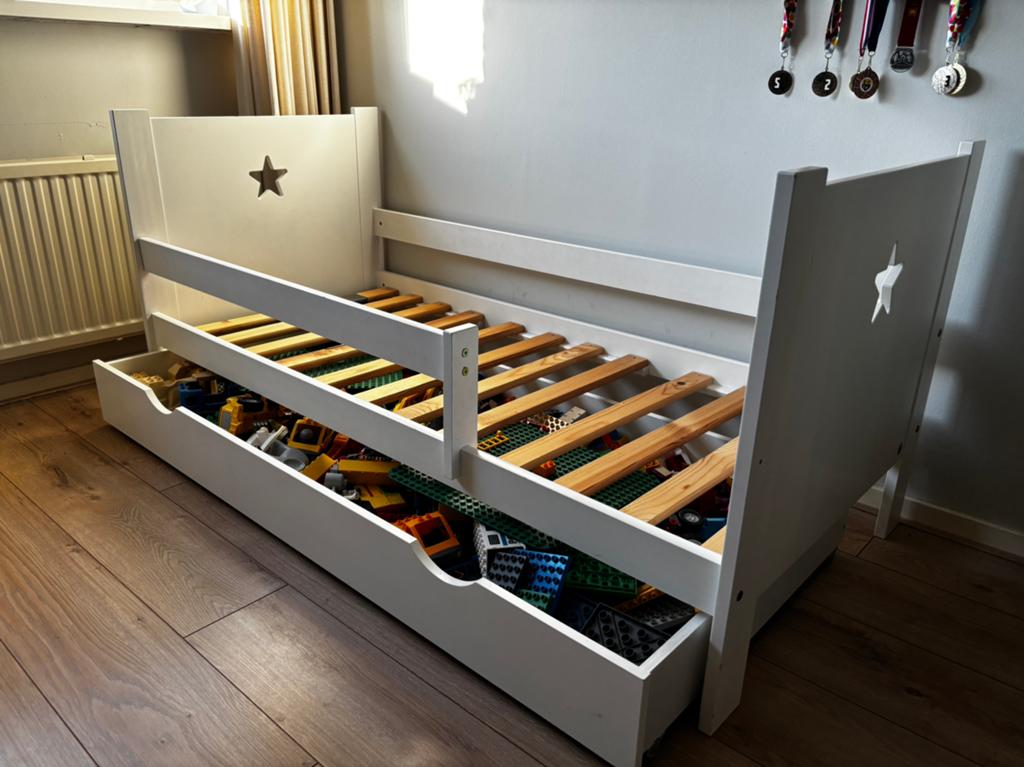 Wit kinderbed met lade en lattenbodem, Kinderen en Baby's, Kinderkamer | Bedden, Gebruikt, 160 tot 180 cm, 70 tot 85 cm, Lattenbodem