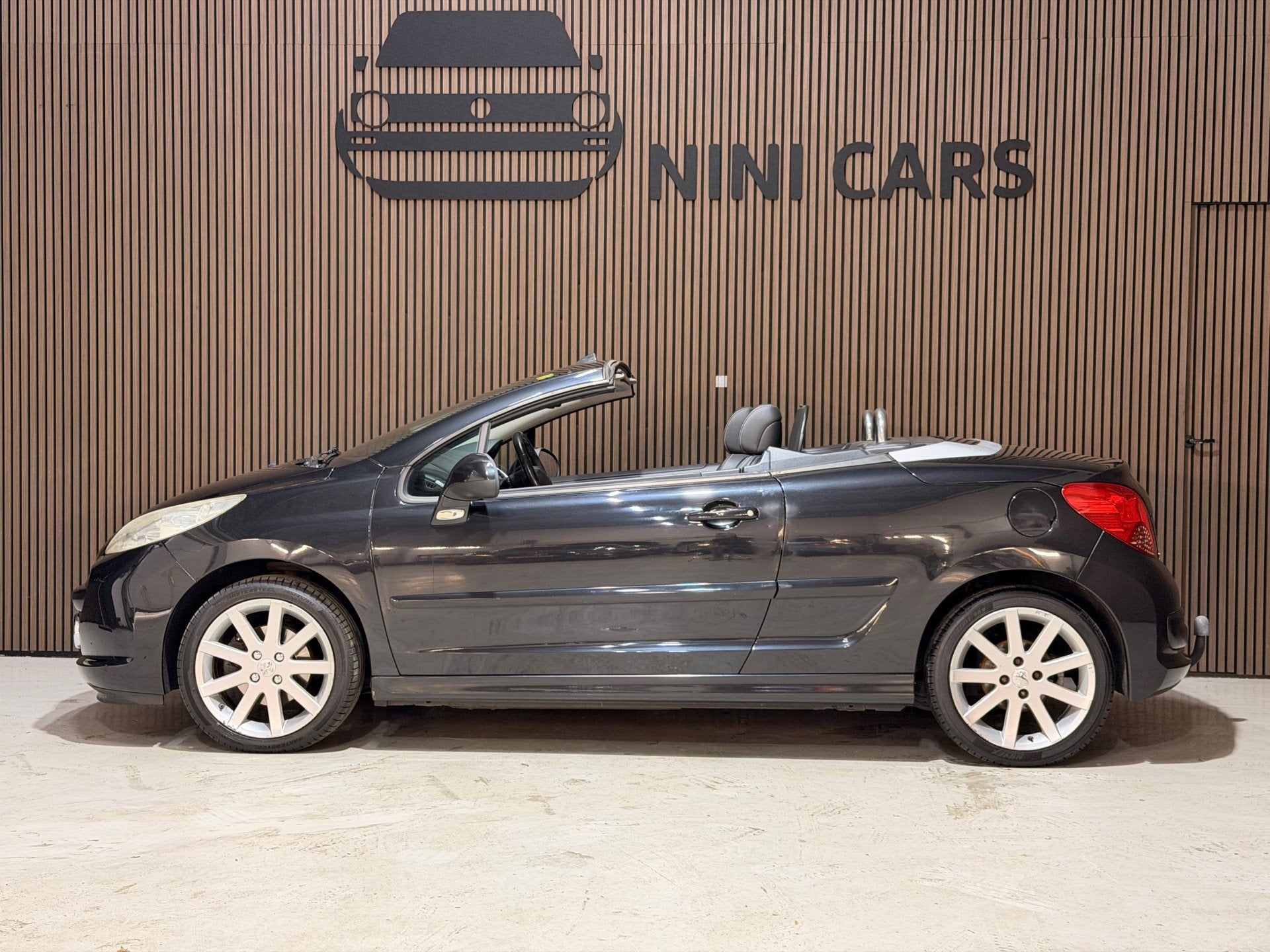 Peugeot 207 CC 1.6-16V T Roland Garros, Voorwielaandrijving, Gebruikt, 4 cilinders, 4 stoelen