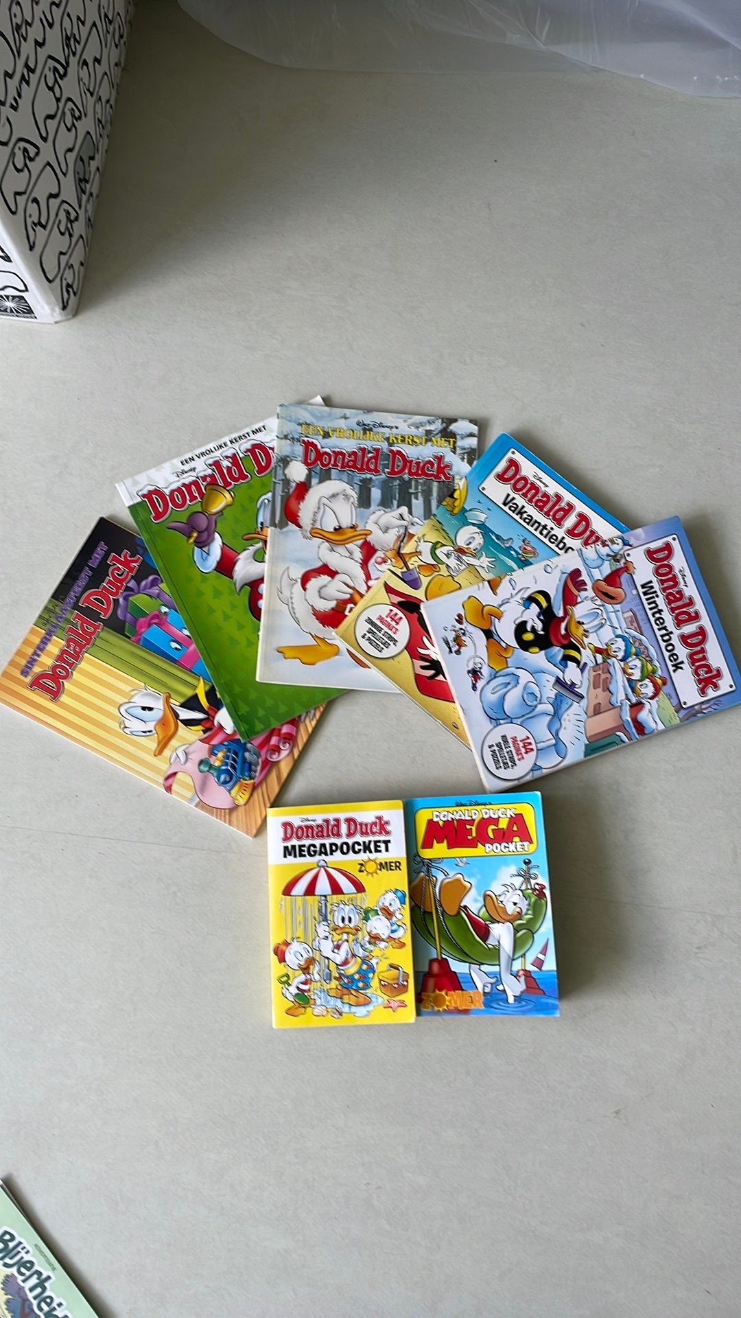 7 Donald Ducks waarvan twee mega pockets zijn, Meerdere stripboeken, Ophalen of Verzenden, Gelezen