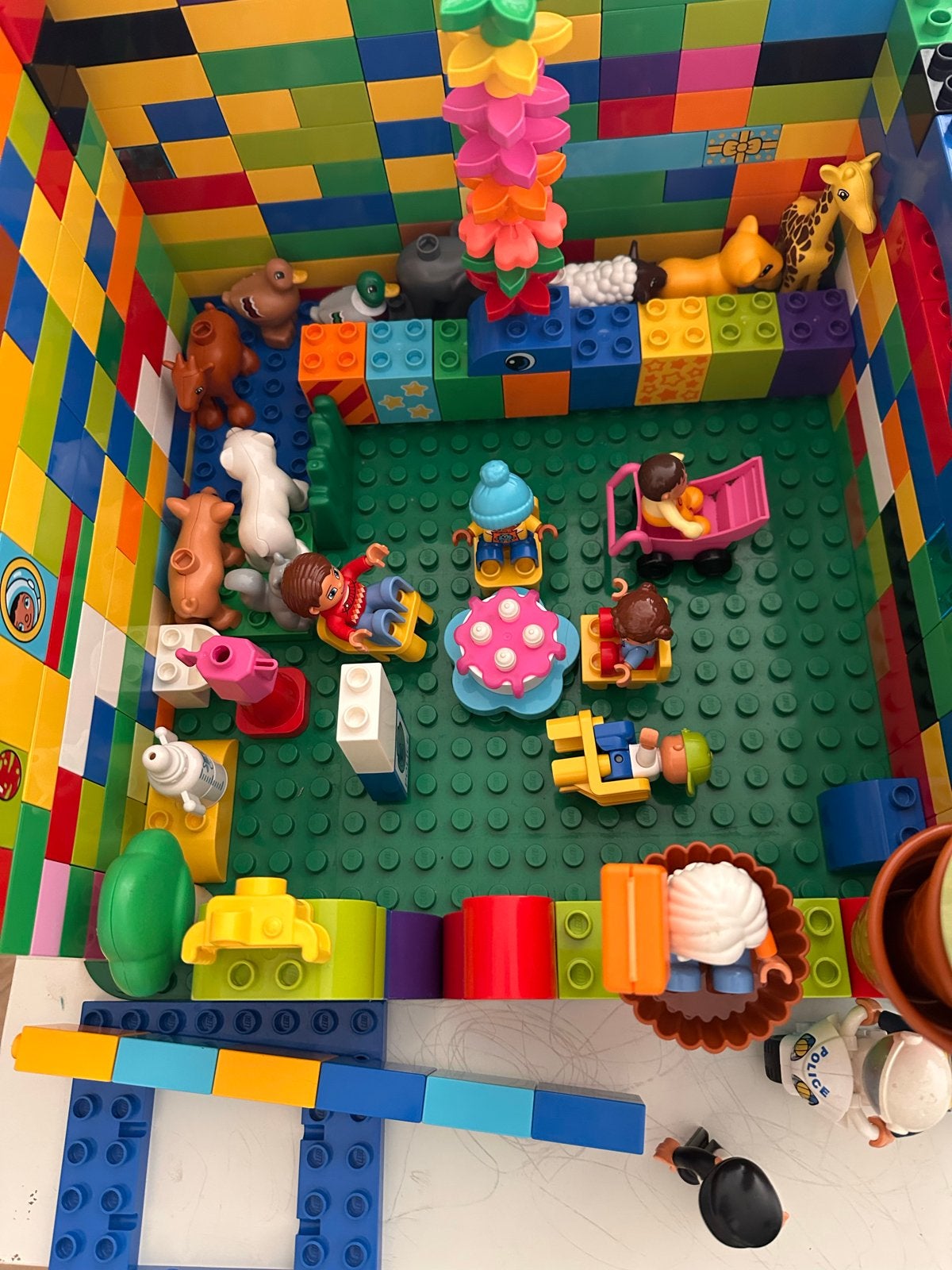 Grote verzameling Lego Duplo met figuren en dieren, Inclusief minifiguren, Gebruikt, Ophalen of Verzenden, Duplo