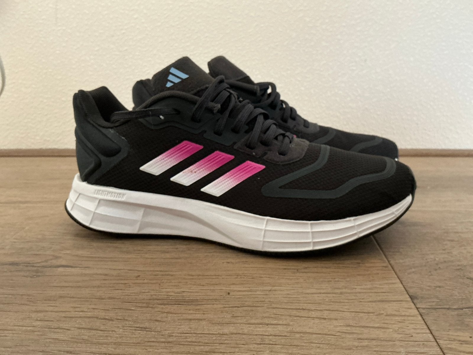 Adidas hardloopschoenen - Zwart/Roze/Wit, Ophalen of Verzenden, Nieuw, Zwart, Sneakers of Gympen