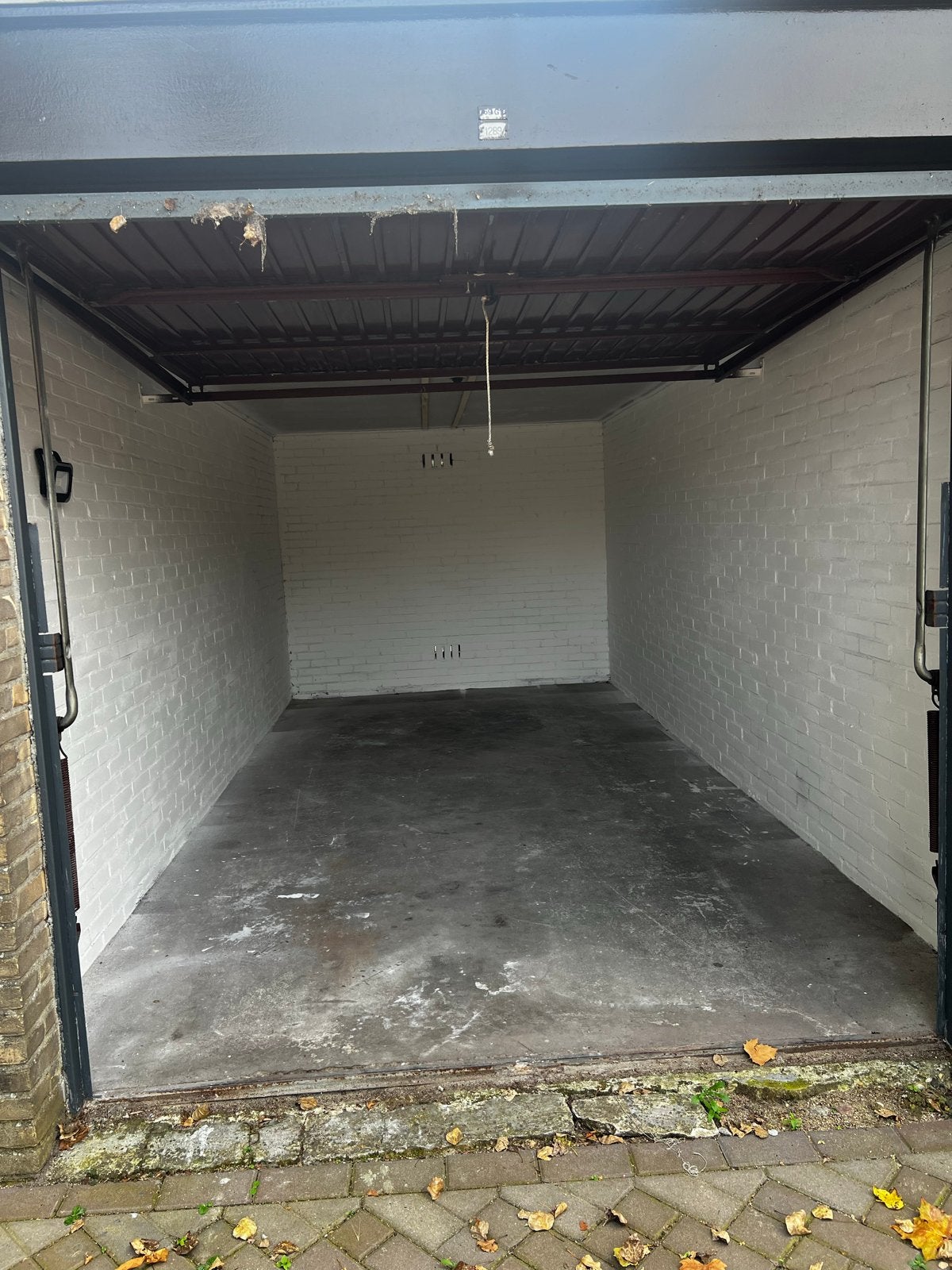 Nette garagebox te huur in Eindhoven, Huizen en Kamers, Garages en Parkeerplaatsen