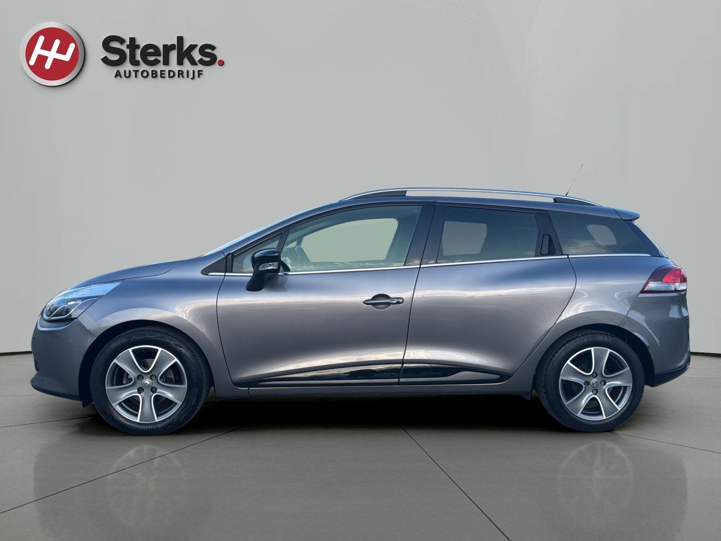 Renault Clio Estate 0.9 TCe Night&Day NAVI TREKHAAK, Voorwielaandrijving, 898 cc, Gebruikt, Euro 6