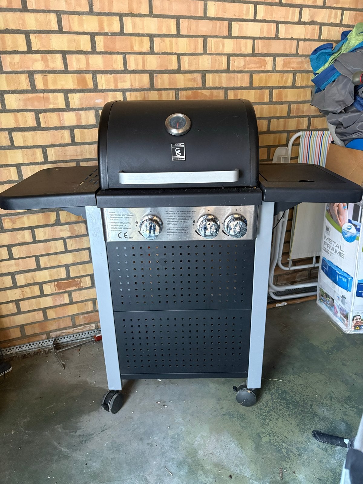 Gebruikte gasbarbecue met zijbrander, Ophalen, Gebruikt