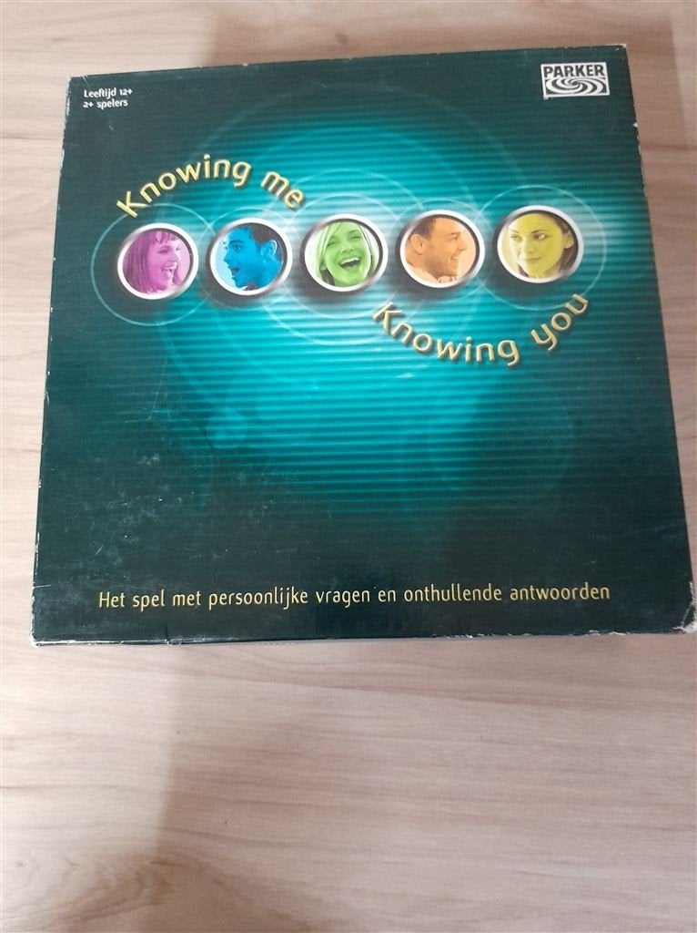 Knowing me Knowing you - s1659, Hobby en Vrije tijd, Gezelschapsspellen | Bordspellen, Verzenden, Zo goed als nieuw