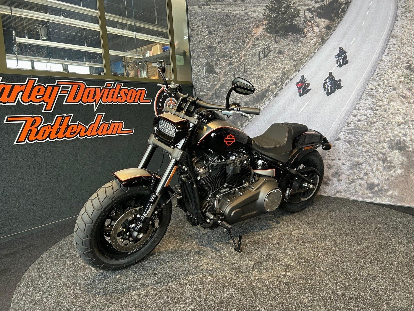 Harley-Davidson FXFBS FAT BOB 114 (bj 2018), Laan van Vredenoord 33
2289 DA  RIJSWIJK, NL, Bedrijf, Overig, Sales@harleydavidsonrotterdam.nl