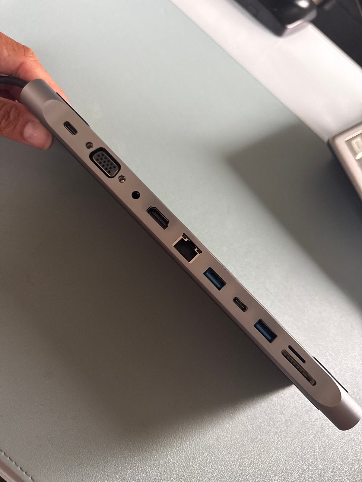 Belkin Meerpoorts 6-in-1 USB-C Adapter, Computers en Software, Pc- en Netwerkkabels, Ophalen of Verzenden, Zo goed als nieuw