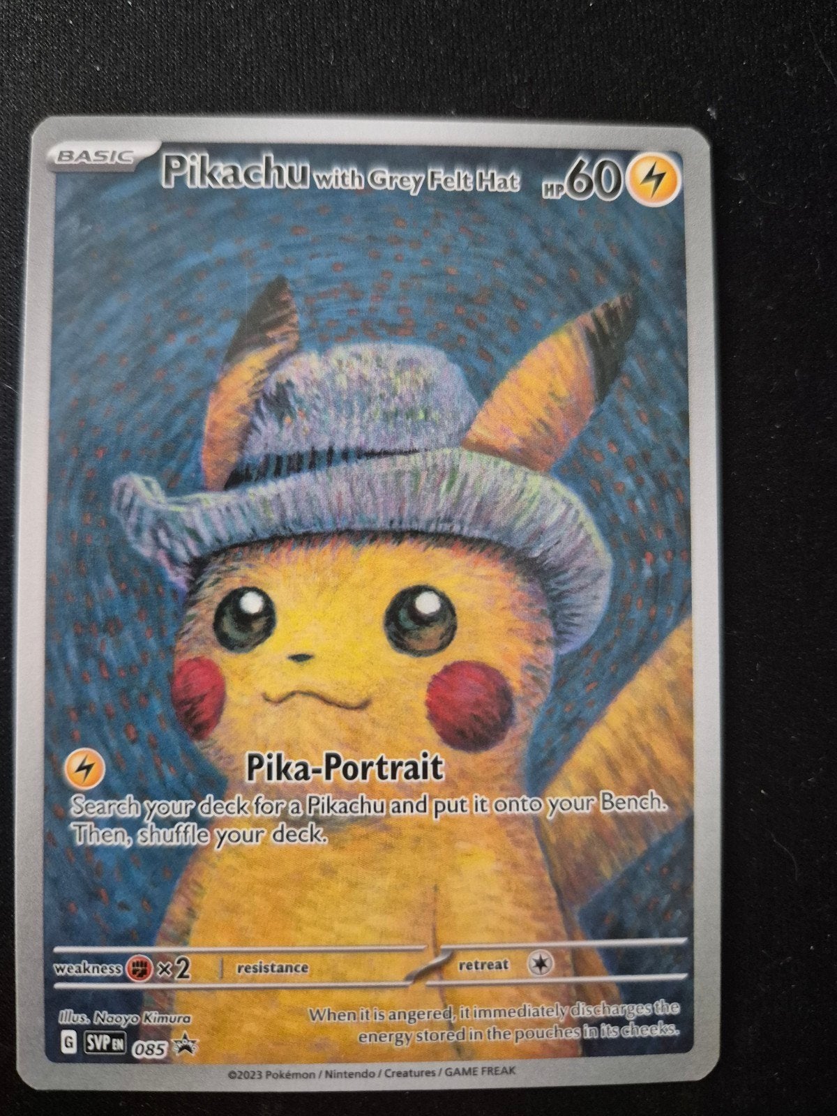 Pikachu grey felt hat (van gogh), Hobby en Vrije tijd, Verzamelkaartspellen | Pokémon, Ophalen, Zo goed als nieuw
