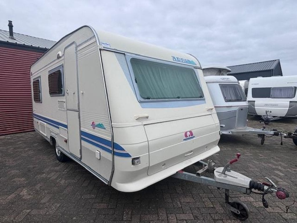 Adria Unica 462 DP bj.2001 met VOORTENT EN FIETSENREK!!!, Bedrijf, Treinzit, Tot en met 4, 750 - 1000 kg