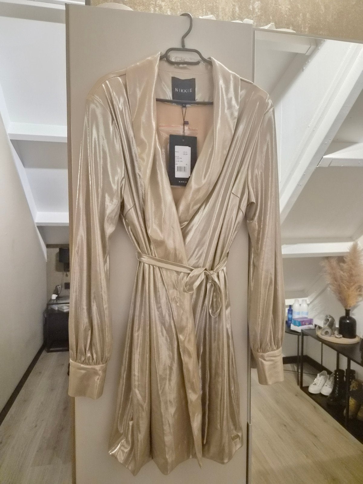 Nikkie Denton Jurk Goud Maat 42 Nieuw met kaartjes, Kleding | Dames, Maat 42/44 (L), Nieuw, Ophalen of Verzenden, Nikkie