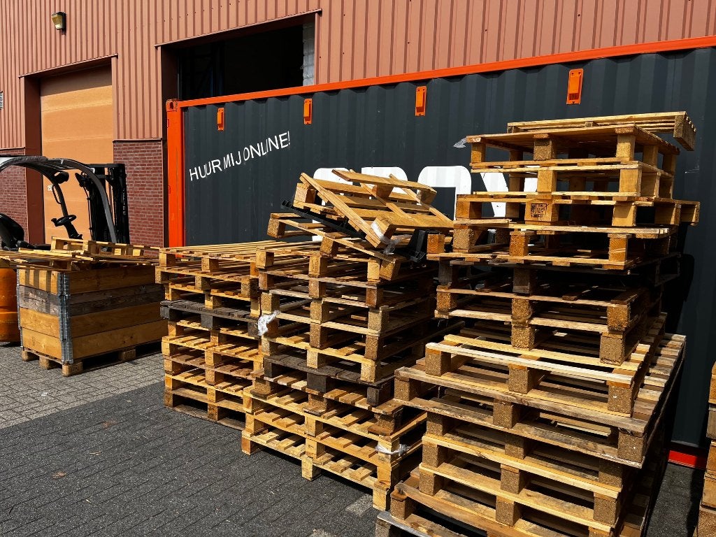 GRATIS: Stookhout / (kapotte) pallets in diverse formaten, 3 tot 6 m³, Ophalen, Overige houtsoorten, Blokken