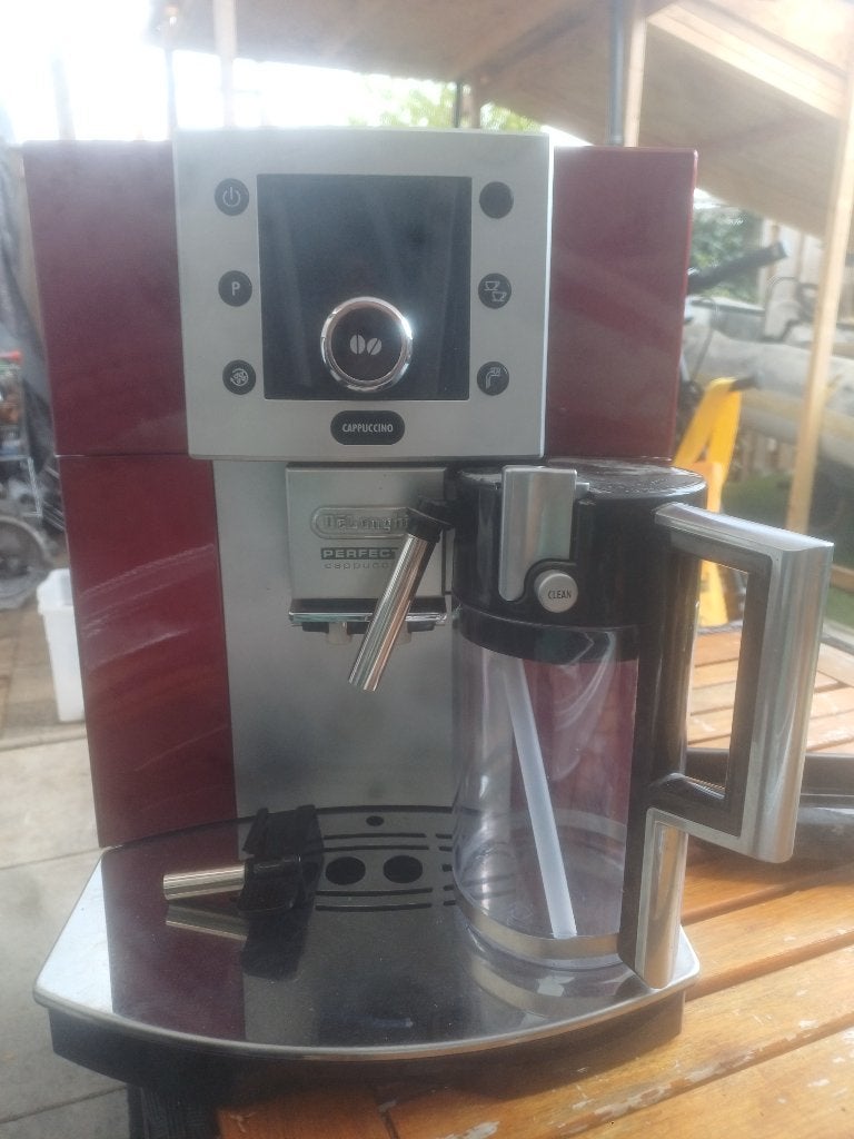 De'Longhi Perfecta Cappuccino Volautomatische (Rood), Ophalen, Gebruikt