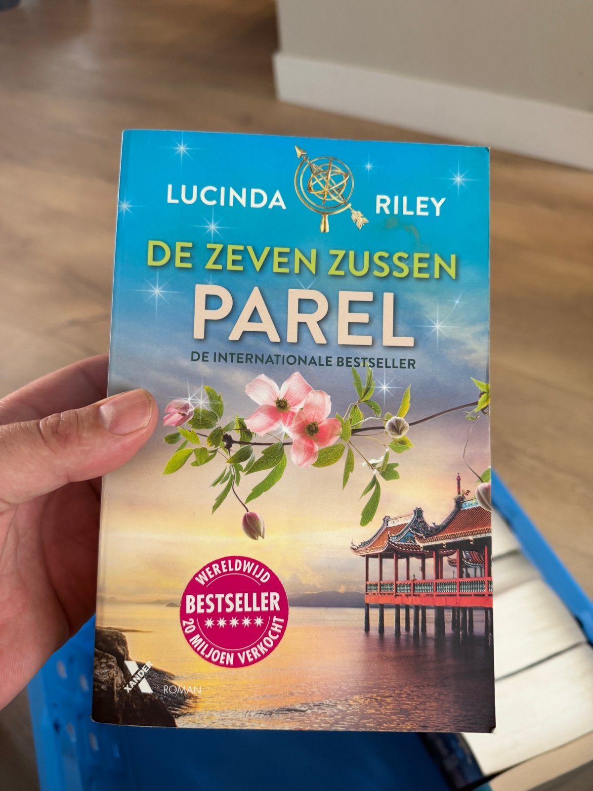 De Zeven Zussen - Parel (Lucinda Riley), Boeken, Ophalen of Verzenden, Gelezen, Nederland