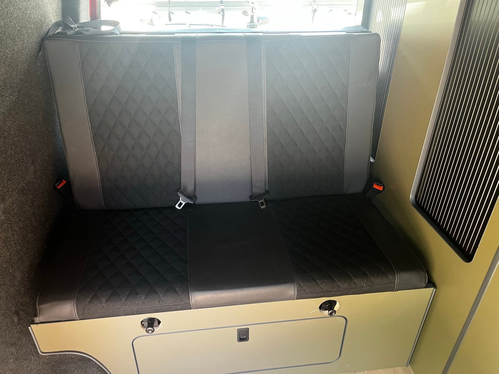 Slaapbank voor camperbusje met gordels, Ophalen, Gebruikt