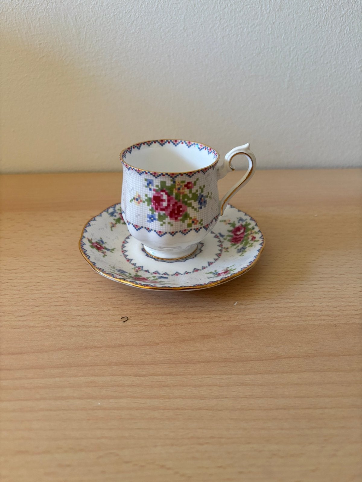 Royal Albert Petit Point, Antiek en Kunst, Ophalen of Verzenden