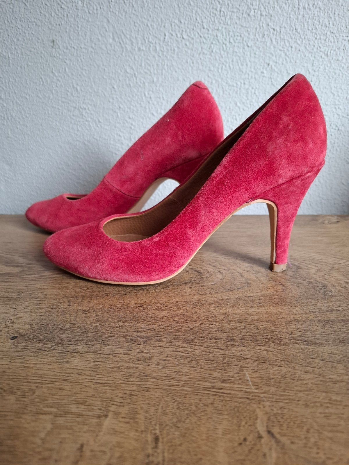 Rode suède pumps van Sacha, maat 36, Ophalen of Verzenden, Zo goed als nieuw, Sacha, Rood