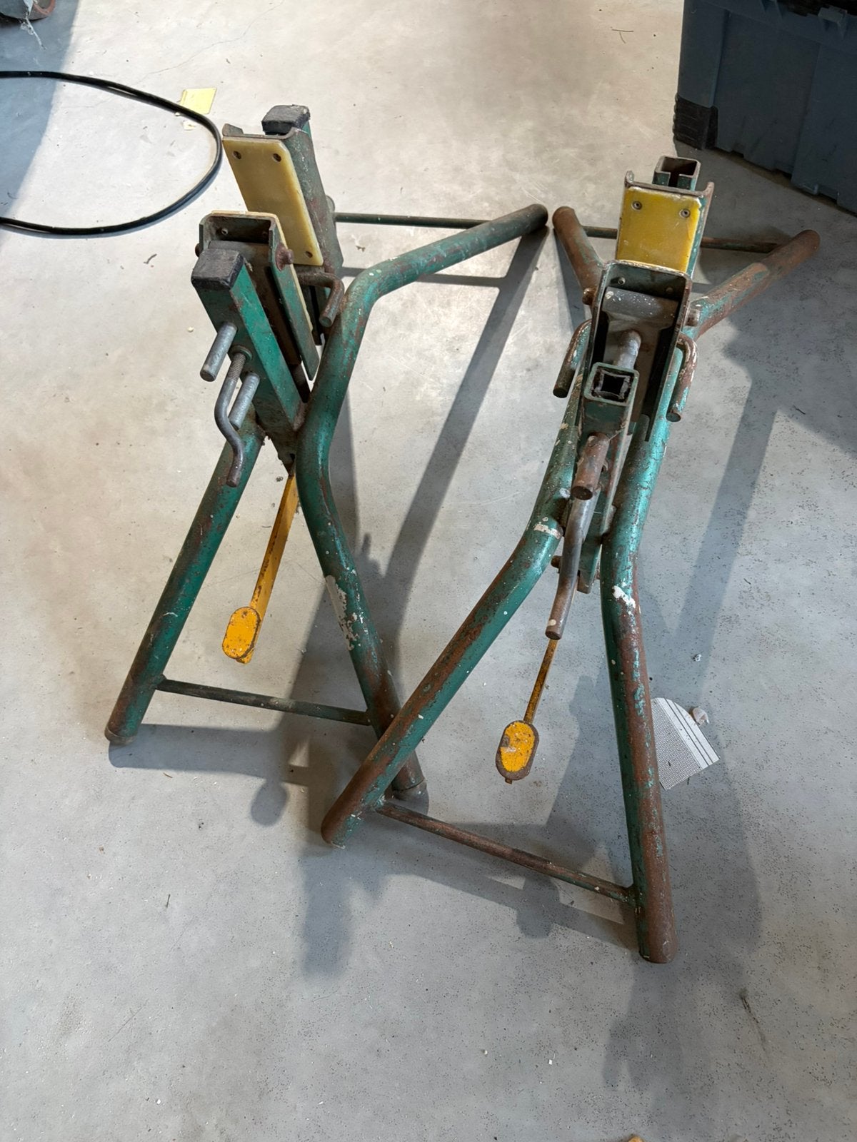 2x Deurenslee (deurhouder), Ophalen