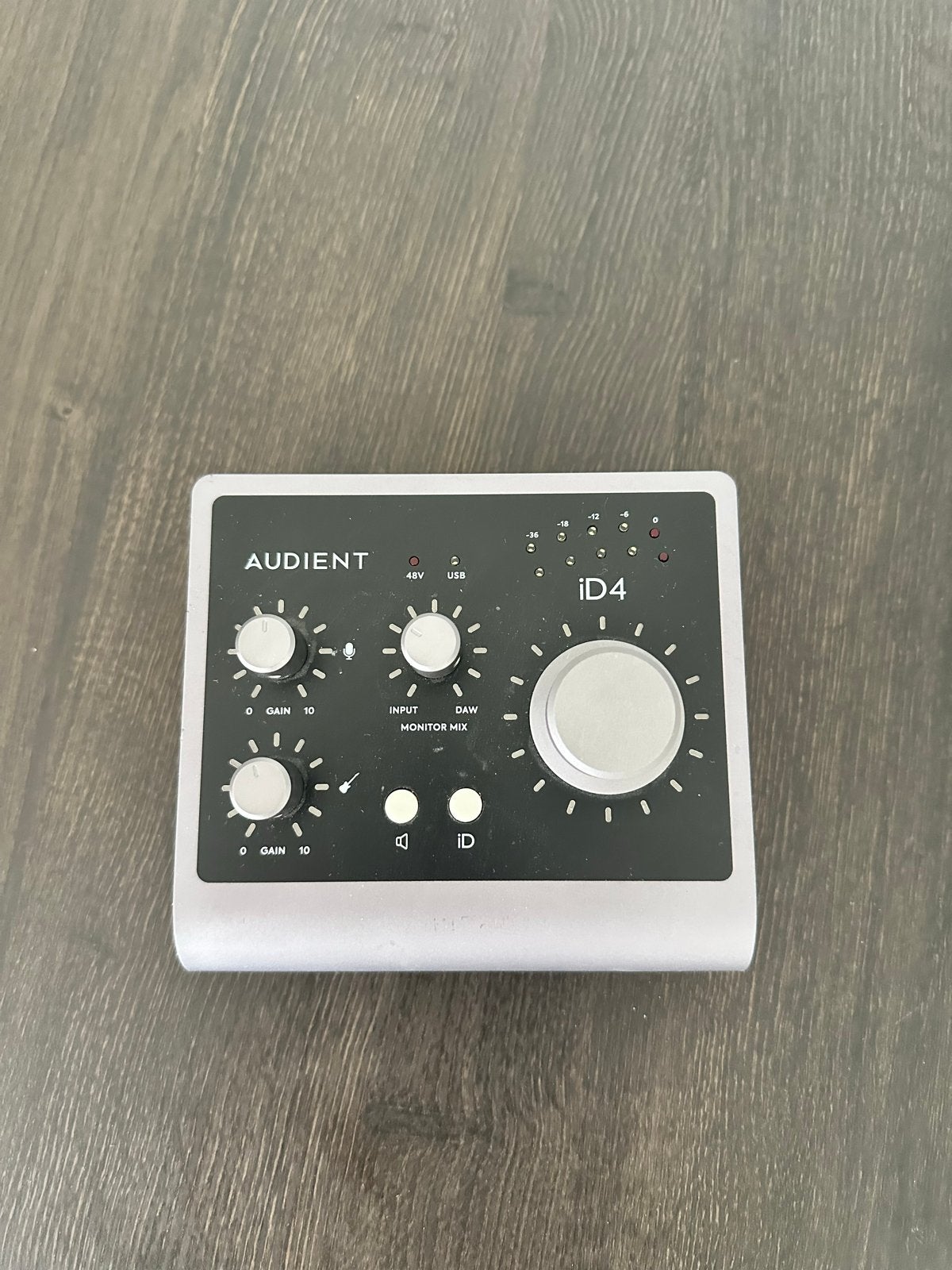 Audient iD4 MK2 USB Audio Interface, Ophalen, Zo goed als nieuw, Minder dan 5 kanalen, Microfooningang