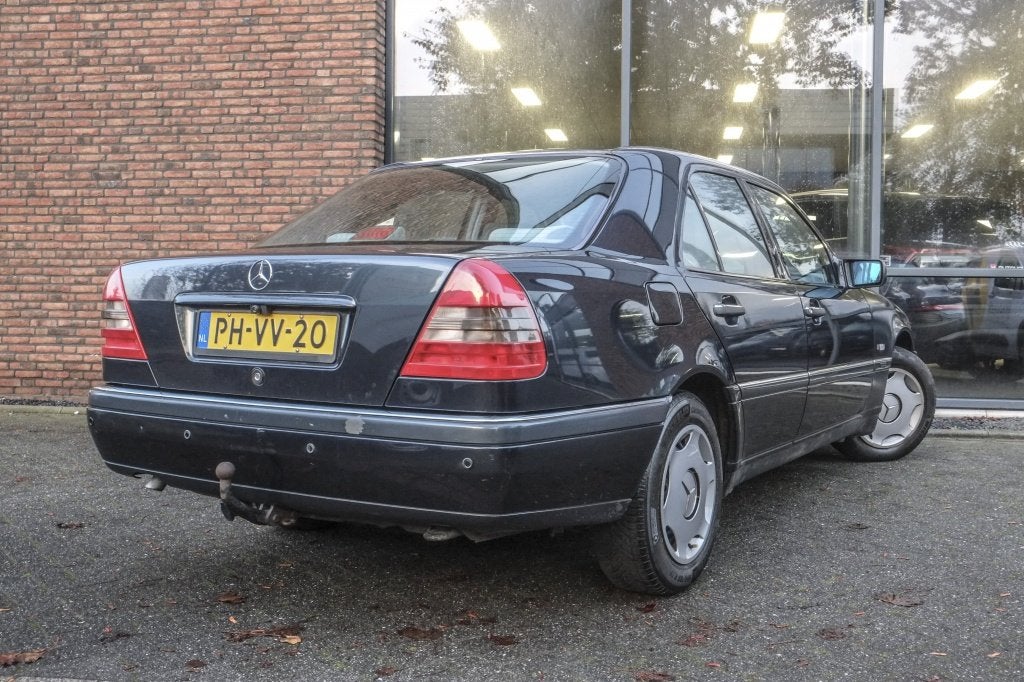 Mercedes-benz C-klasse 180 1e eigenaar | Trekhhaak, Auto's, Achterwielaandrijving, 1799 cc, Verwarmde buitenspiegels, Zwart
