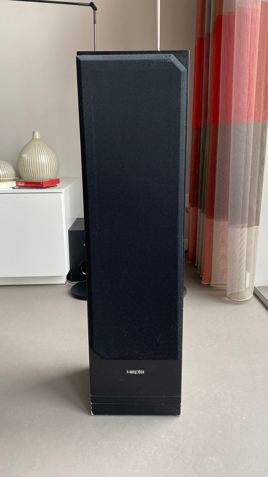Te koop twee Hepta Elan boxen, Audio, Tv en Foto, Luidsprekers, Ophalen of Verzenden, Zo goed als nieuw, Front, Rear of Stereo speakers