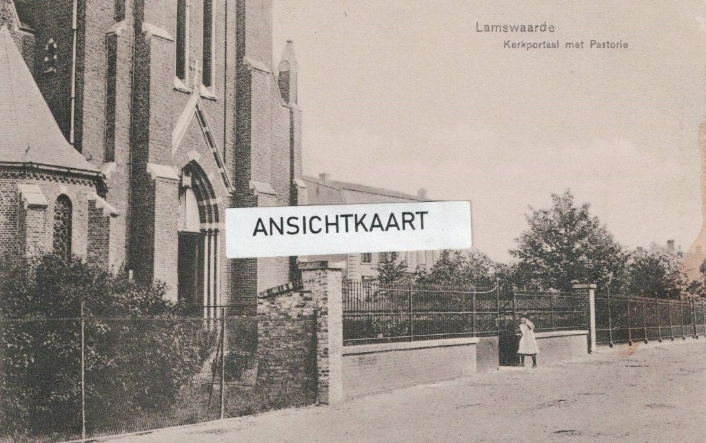 Ansichtkaart Lamswaarde - Kerkportaal met Pastorie, Ophalen of Verzenden, Voor 1920, Ongelopen, Zeeland