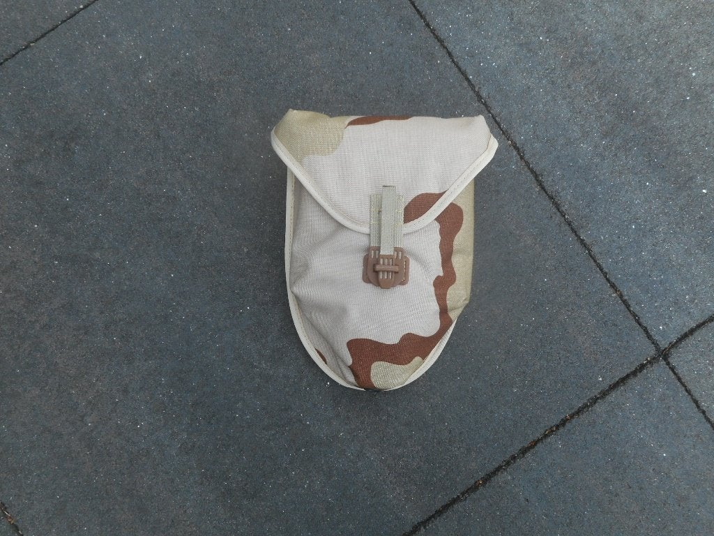 Schep leger NL met desert camo foedraal, Verzamelen, Verzenden, Landmacht, Nederland, Kleding of Schoenen
