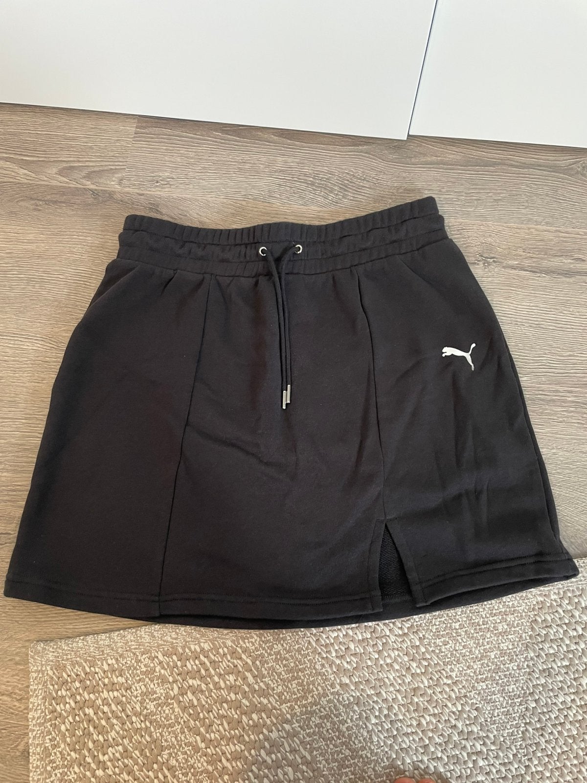 Puma Zwarte sportrok Maat M, Kleding | Dames, Rokken, Maat 38/40 (M), Zwart, Ophalen of Verzenden, Zo goed als nieuw