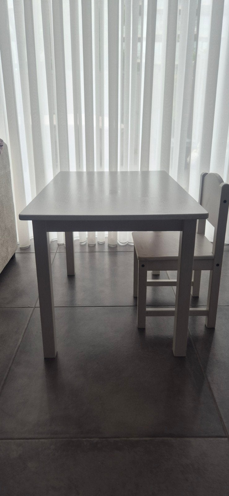 IKEA Sundvik kindertafel en stoeltje - zo goed als nieuw, Ophalen of Verzenden