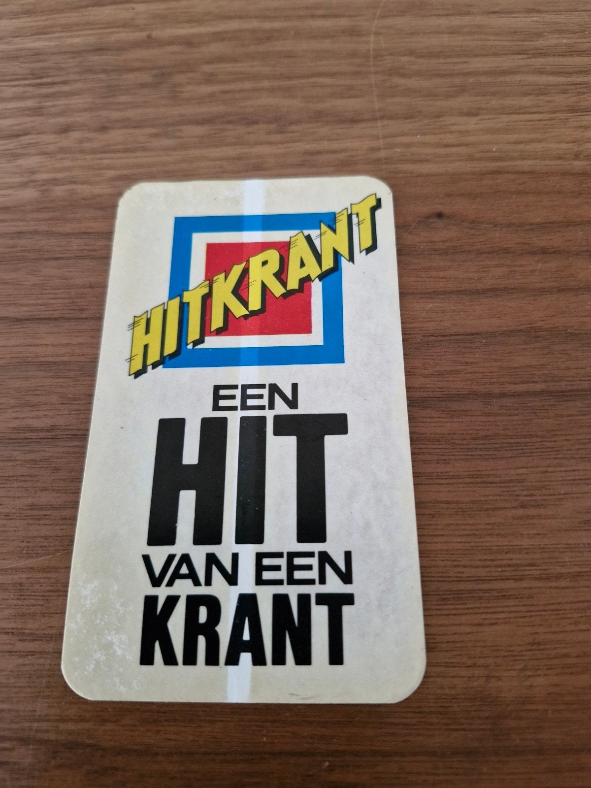 9900 Vintage Hitkrant sticker - Een Hit van een Krant, Ophalen of Verzenden, Gebruikt, Overige typen