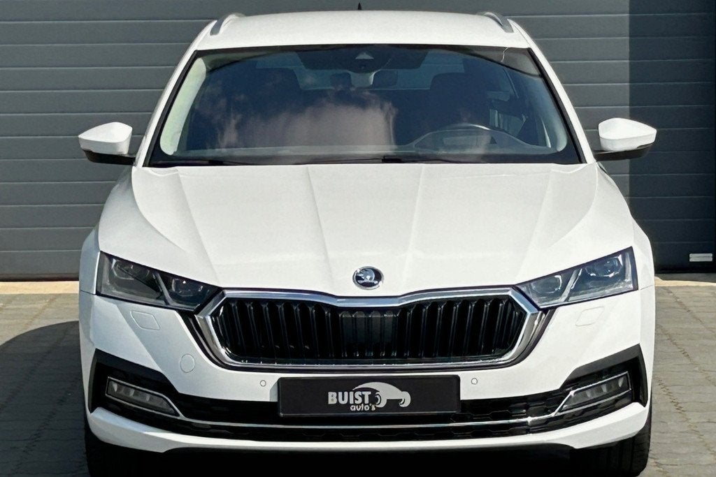 Skoda Octavia Combi 1.4 TSI iV PHEV Style 18" HUD LED ACC AD, Gebruikt, Met garantie (alle), Leder en Stof, Wit