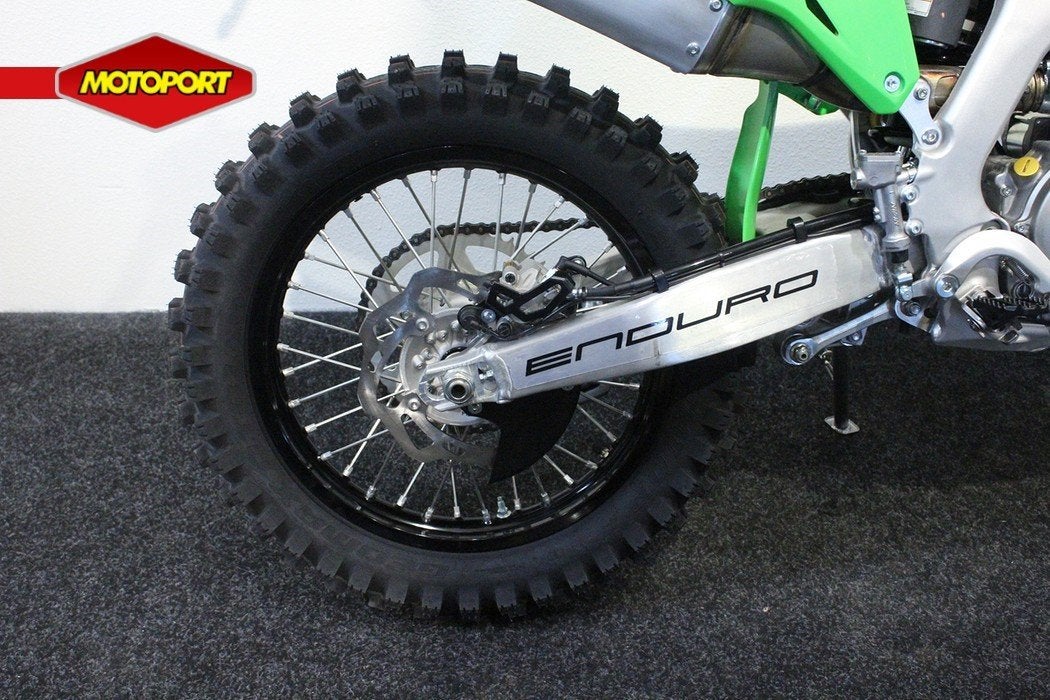 Kawasaki KX450 X, Bedrijf, Toermotor