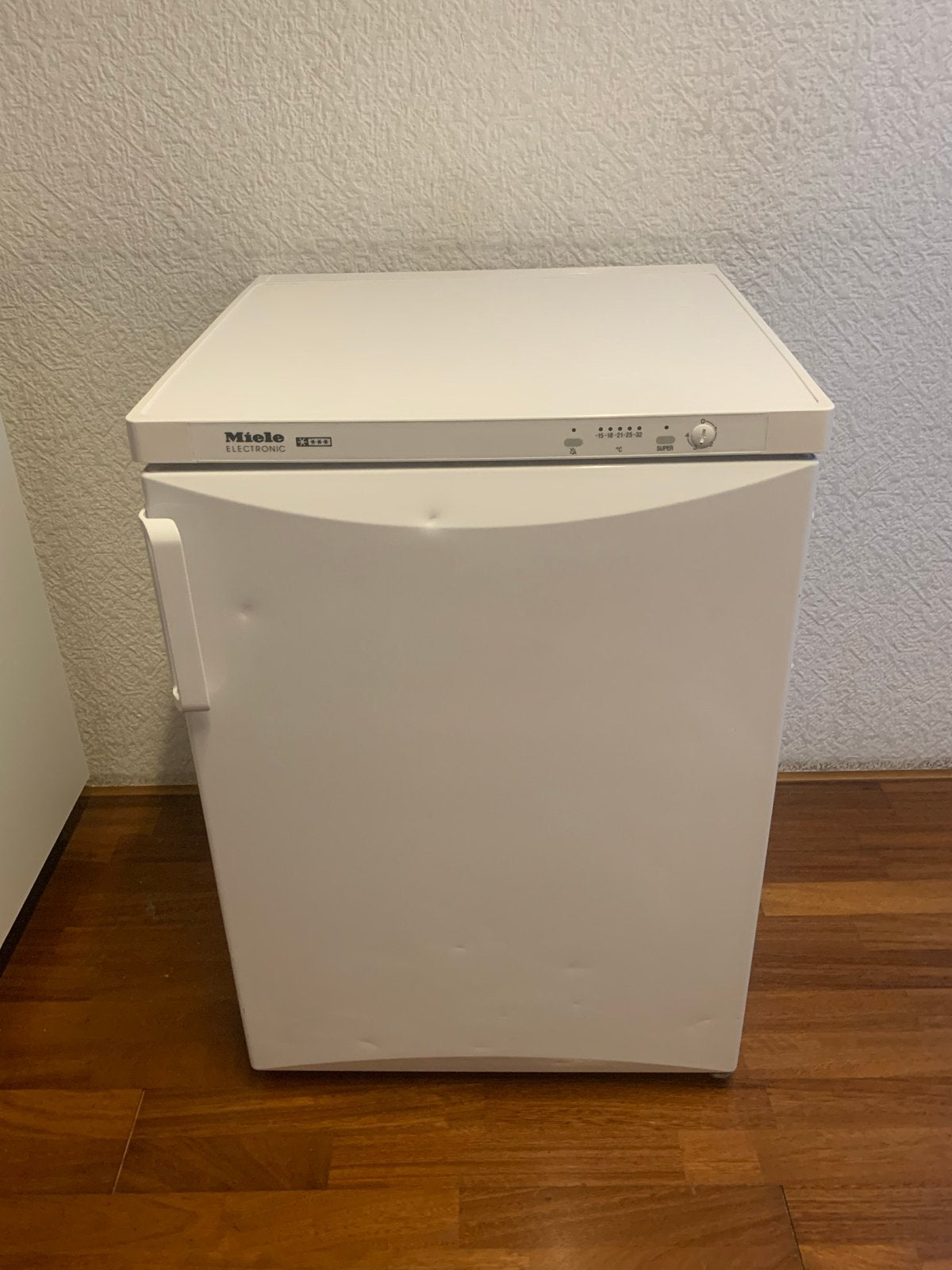 Miele Vrieskast Electronic - Compact en Betrouwbaar, Gebruikt, Minder dan 60 cm, Vrijstaand, Ophalen