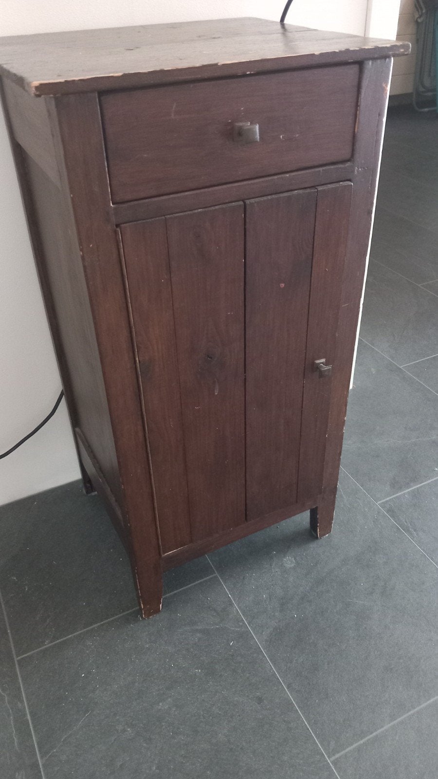 Antiek houten kastje, Ophalen