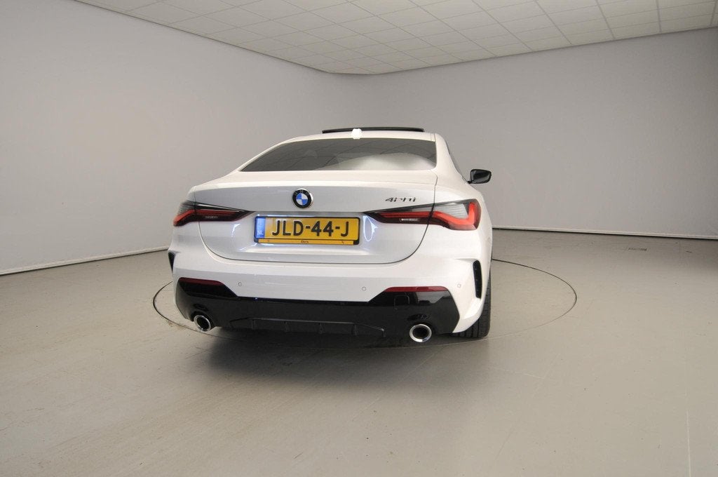 BMW 4 Serie Coupé 420i | M-Sportpakket | LED | Navigatie |, Auto's, BMW, Automaat, 1998 cc, Gebruikt, Met garantie (alle)