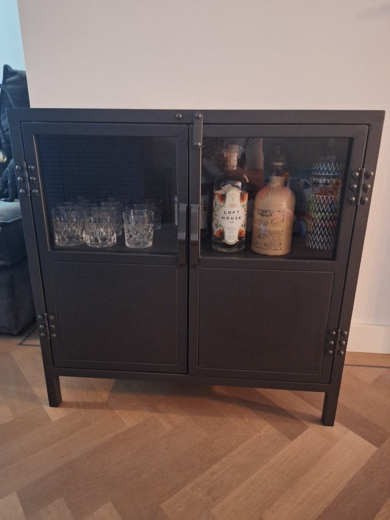 stoere, zwarte metalen opbergkast, Huis en Inrichting, Kasten | Kledingkasten, Ophalen, 50 tot 100 cm, Zo goed als nieuw, Metaal