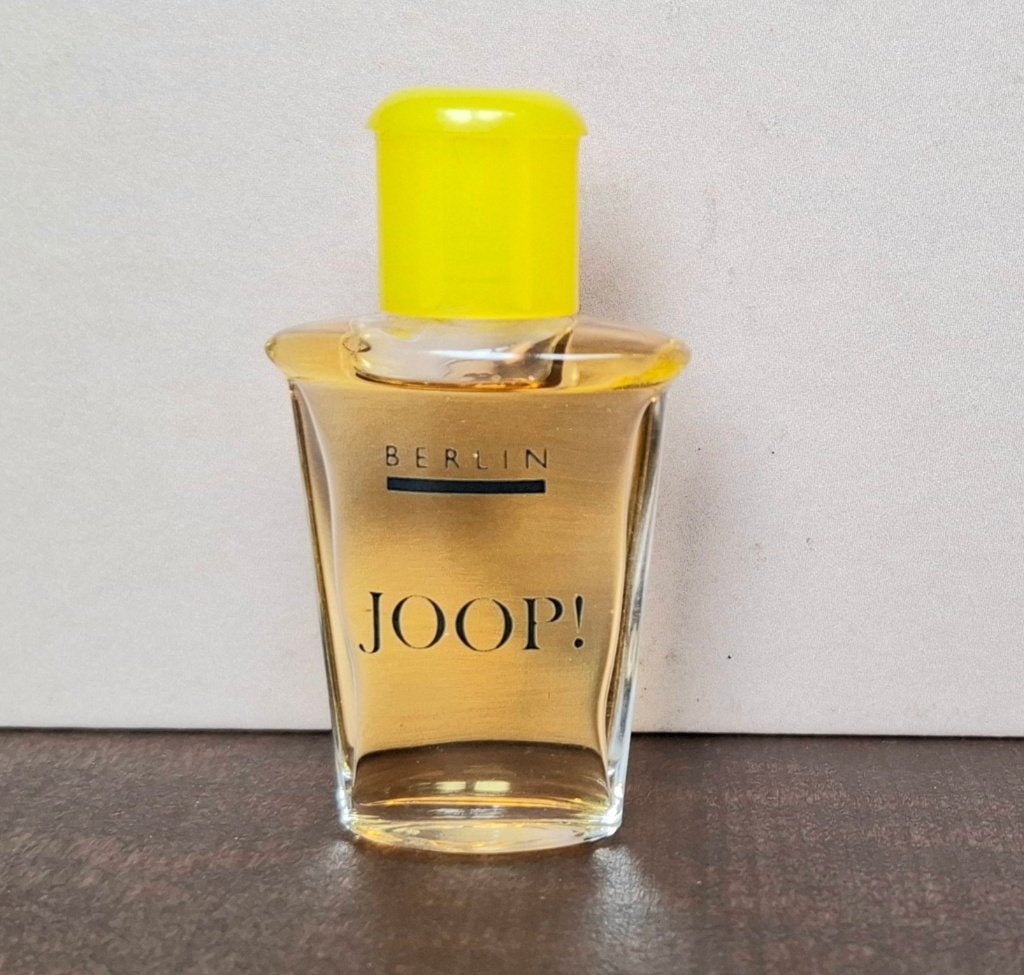 Joop vintage parfum miniatuur 7ML, Verzamelen, Parfumverzamelingen, Ophalen of Verzenden, Zo goed als nieuw, Miniatuur, Gevuld