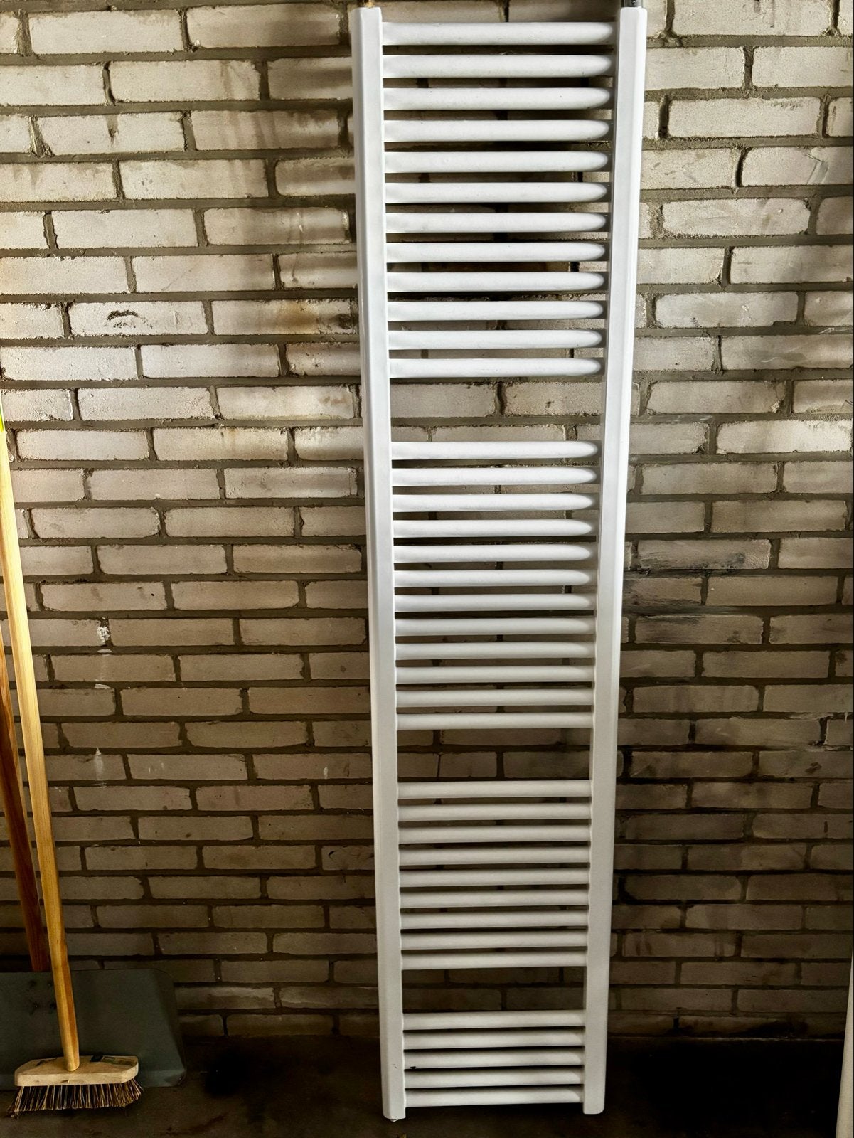 Smalle designradiator 40x180 cm met Danfoss thermostaatknop, Doe-het-zelf en Verbouw, Verwarming en Radiatoren, Ophalen, Radiator