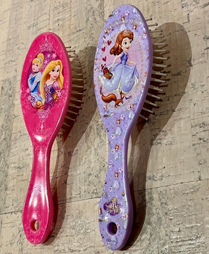 Twee Disney haarborstels paars en roze - 17,5 cm, Ophalen of Verzenden, Zo goed als nieuw