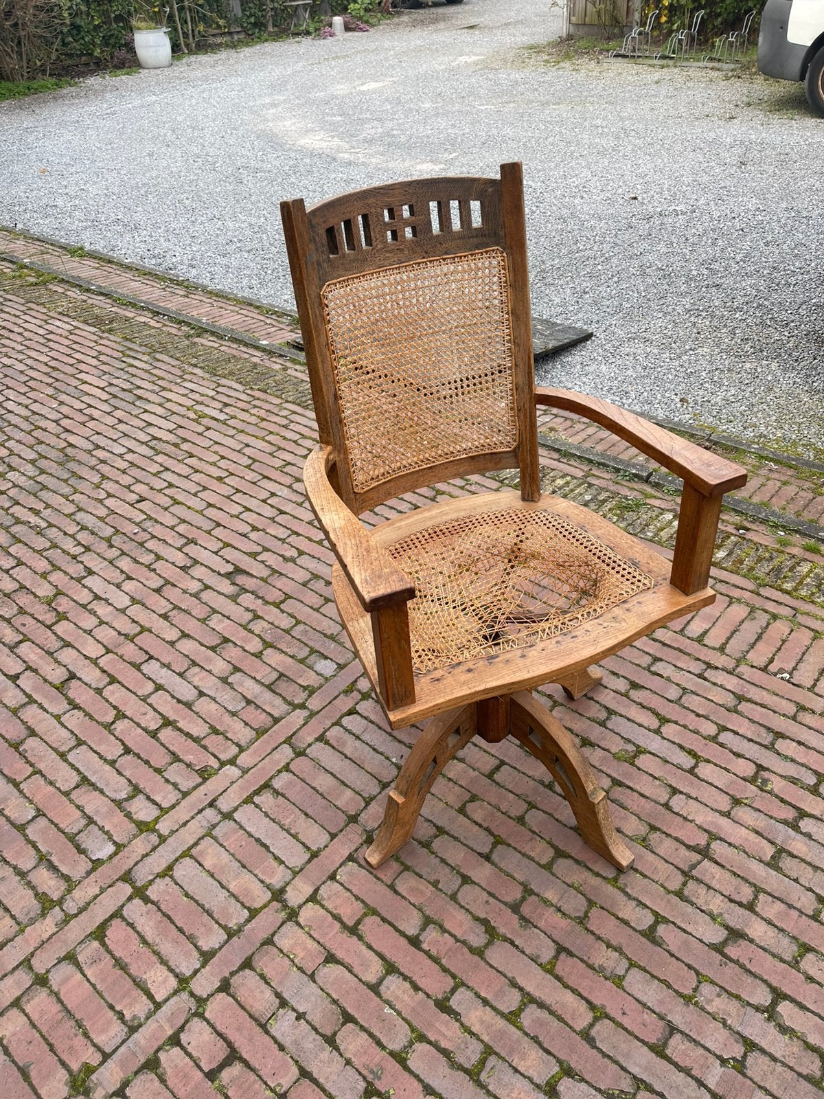 Teakhouten bureaustoel.       € 35,-, Ophalen, Gebruikt, Bruin