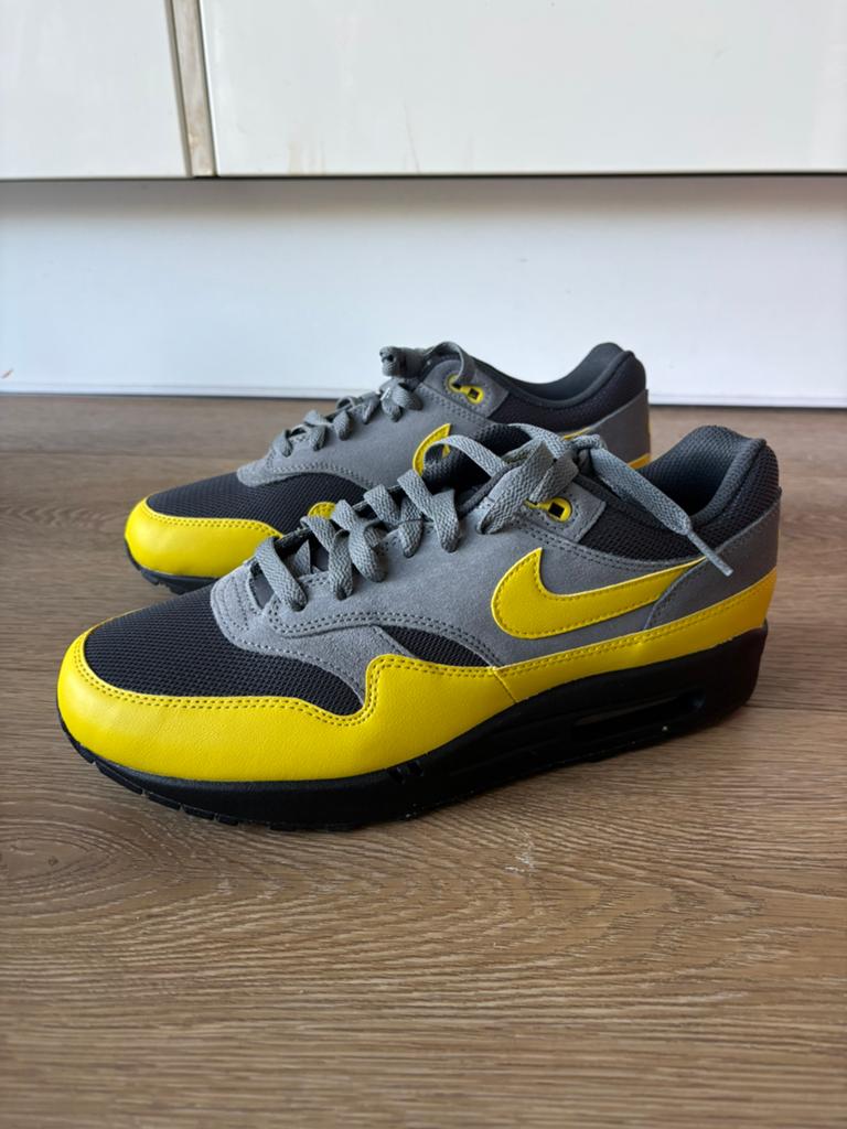 Nike Air Max 1 Batman Yellow black maat 44 DS, Ophalen of Verzenden, Zo goed als nieuw, Zwart
