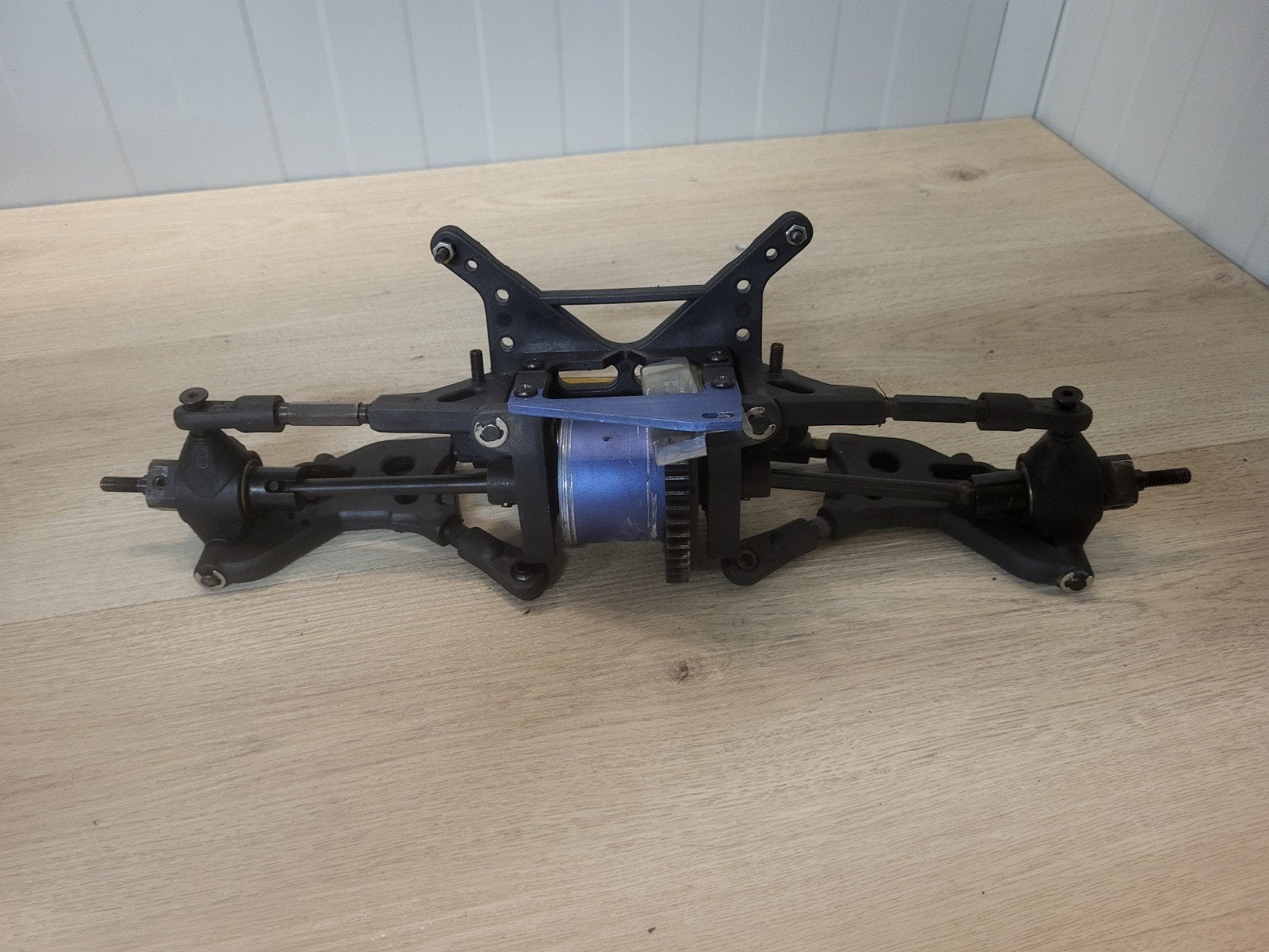 Fg complete ophanging/aandrijving, Ophalen of Verzenden, Overige schalen, Benzine, Onderdeel