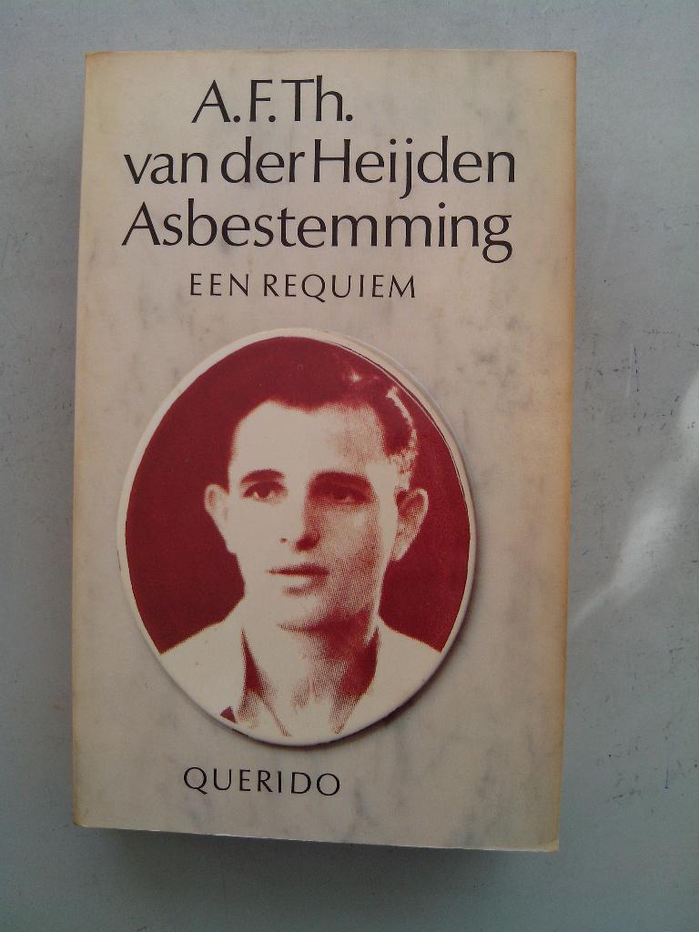 A.F.Th. van der Heijden - Asbestemming  Een Requiem, Ophalen of Verzenden, Gelezen, A.F.Th. van der Heijden
