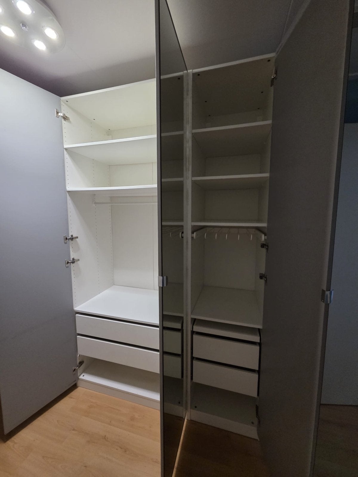 Ikea Pax kast met 3 spiegeldeuren (achterwand defect), Huis en Inrichting, Kasten | Kledingkasten, Ophalen, Gebruikt, 200 cm of meer