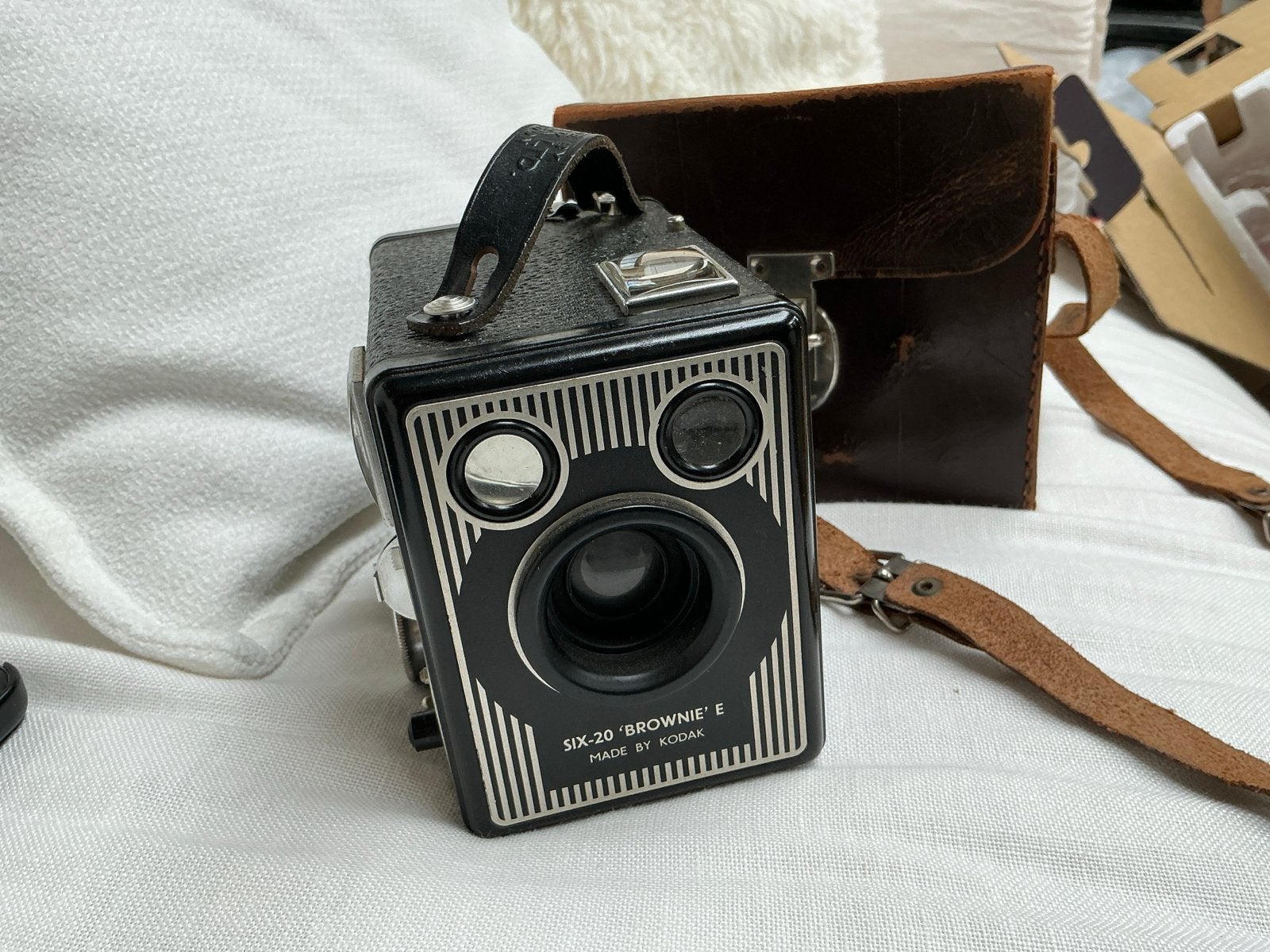 Vintage Kodak Six-20 'Brownie' Model E camera met tas, Audio, Tv en Foto, Ophalen of Verzenden, Gebruikt, Compact, Kodak