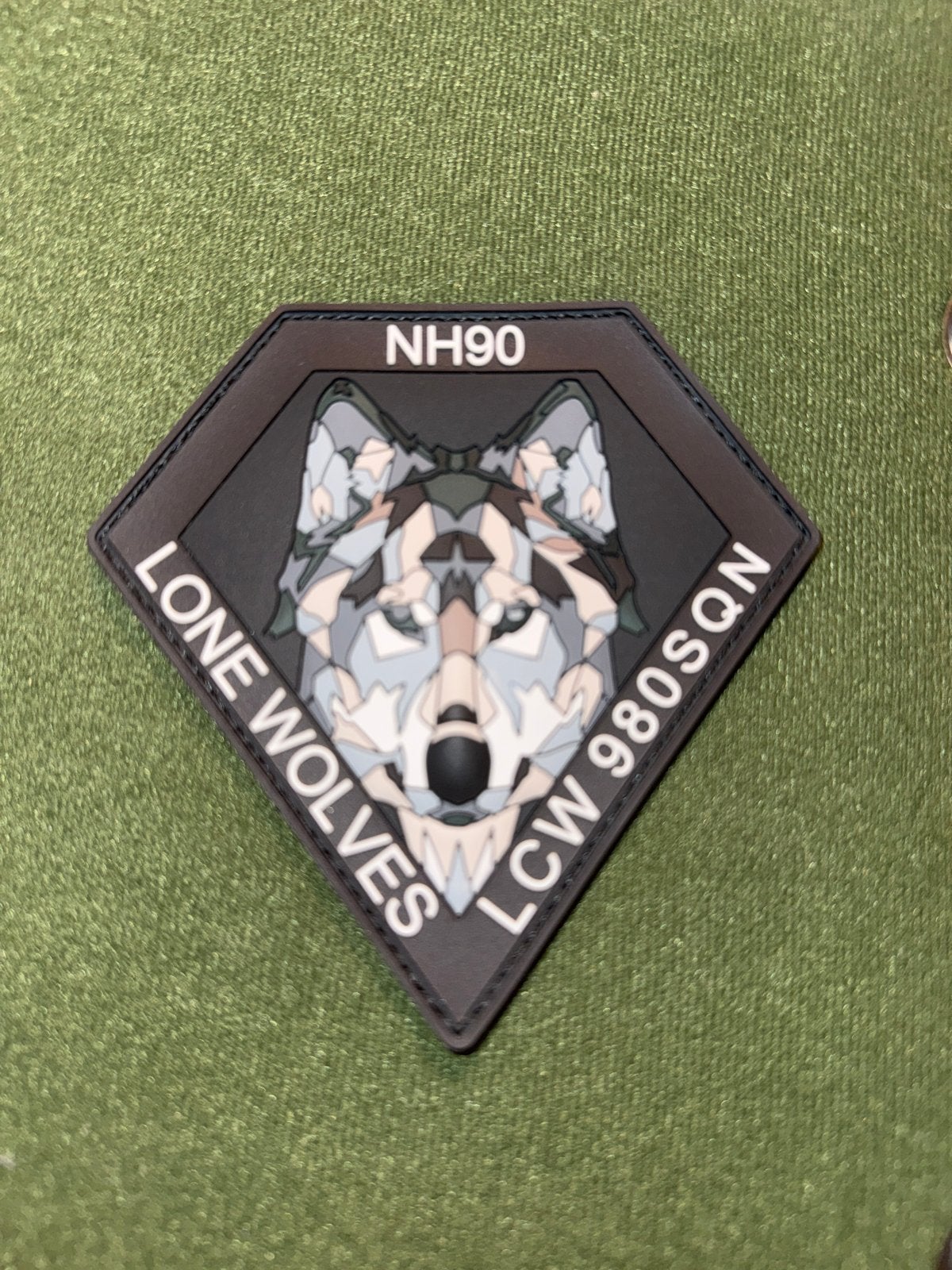 NH90 Lone Wolves LCW 980SQN patch, Verzenden, Nieuw, Dier of Natuur, Speldje of Pin