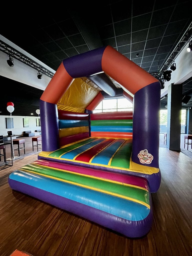 Professioneel Disco Springkussen te Koop | 4 x 5 M Overdekt, Ophalen, Gebruikt, Big Big World, Info@bogbig-world.nl