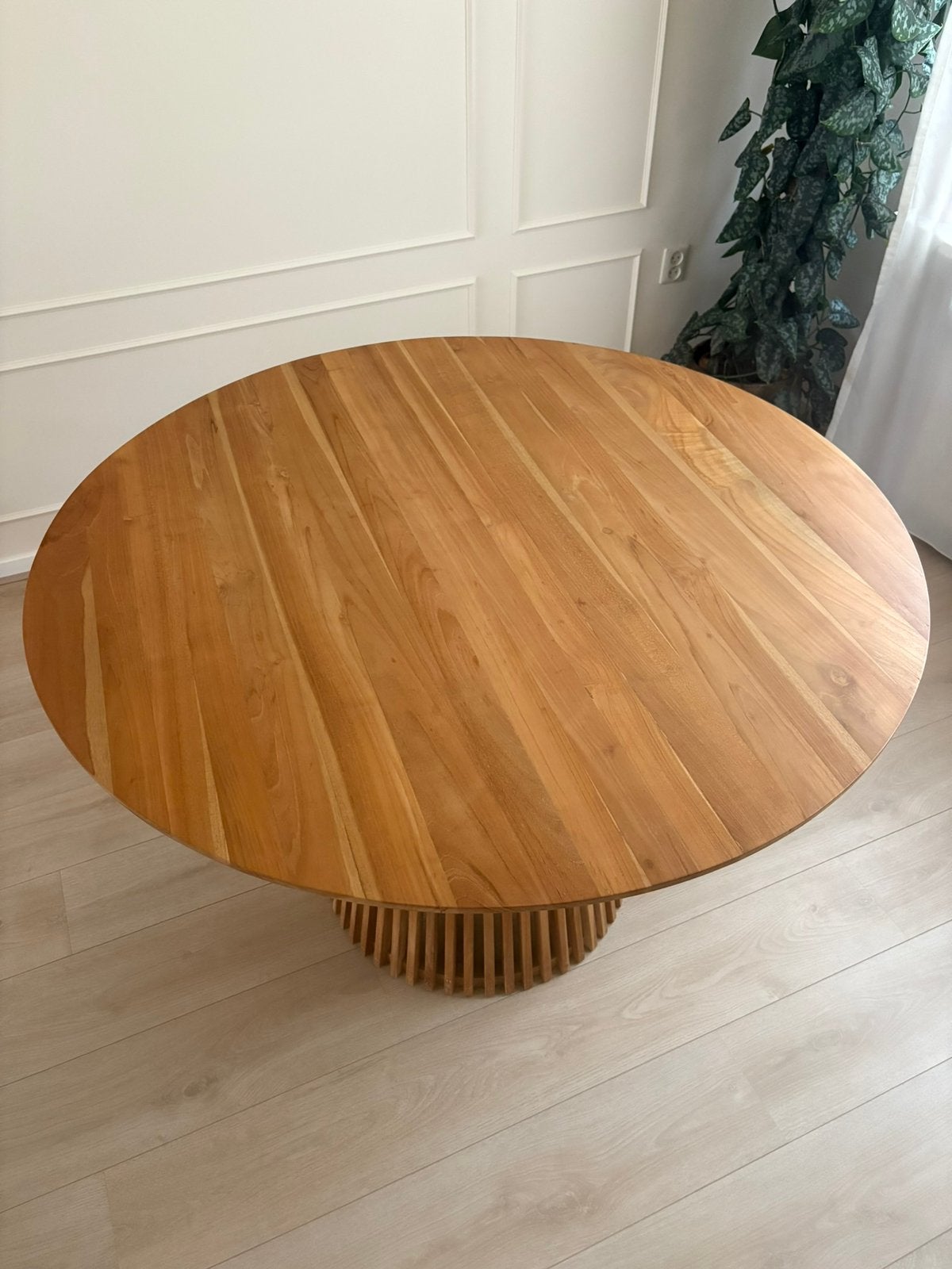 Kave Home Jeanette Ronde Eettafel – Zeer Nette Staat, Ophalen of Verzenden, Zo goed als nieuw, 100 tot 150 cm, 100 tot 150 cm