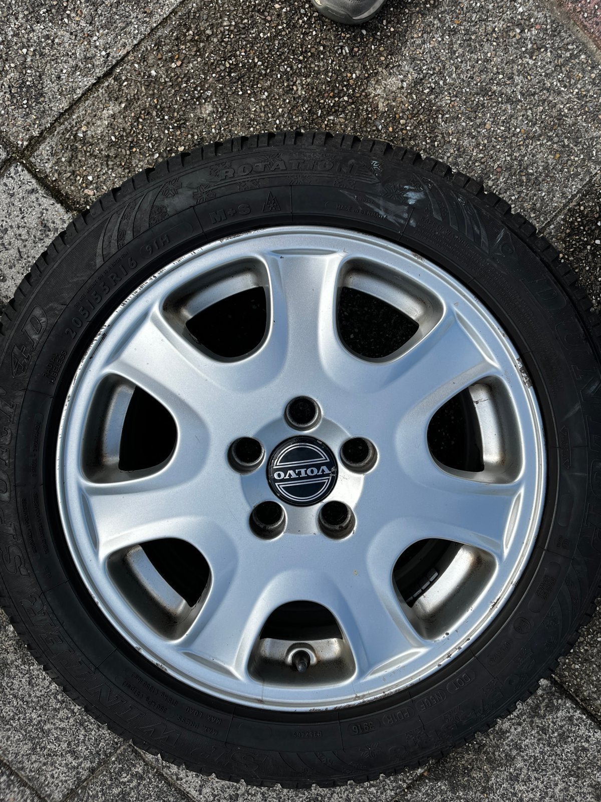 Originele Volvo V70 2001-2008 winterbanden met aluvelgen, Auto-onderdelen, Ophalen, 16 inch, Banden en Velgen, 205 mm
