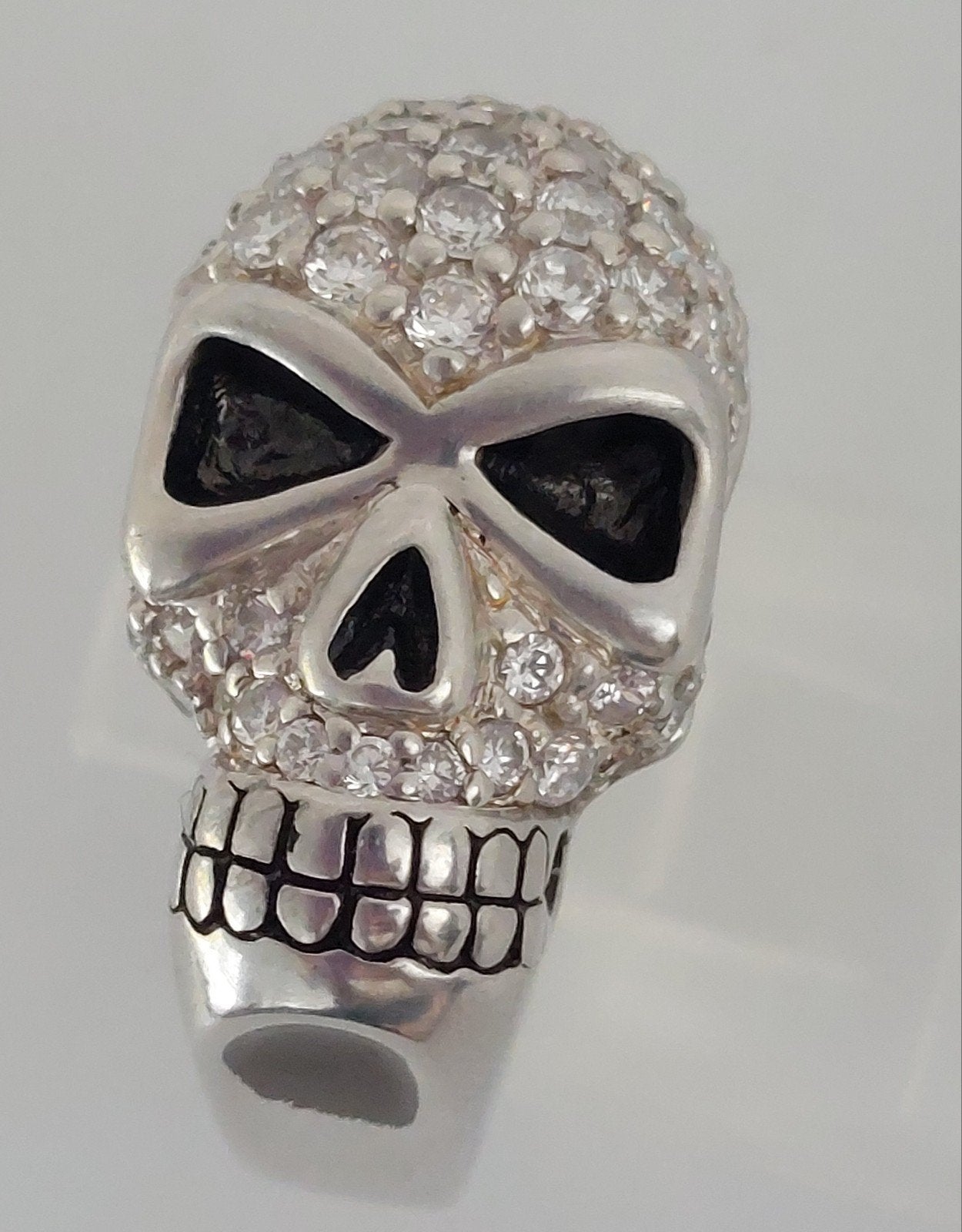 Zilveren ring met doodskop zirkonia 925 zilver maat 18,4, Ophalen of Verzenden, 18 tot 19, Zilver, Zilver