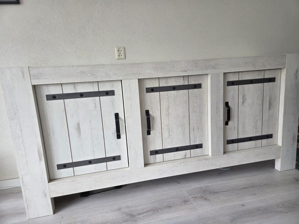 Dressoir, Huis en Inrichting, Kasten | Dressoirs, Ophalen, Zo goed als nieuw, 25 tot 50 cm, 200 cm of meer